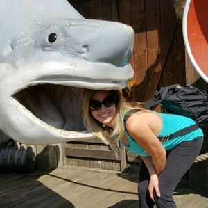 Meet your Posher, Cassandra